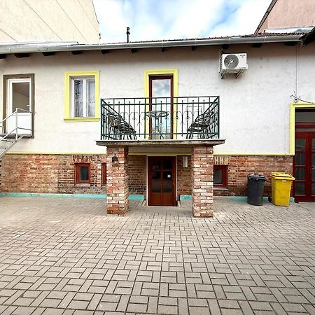 Hotel Kuriozum Vendeghaz Szeged Exterior foto