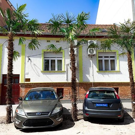 Hotel Kuriozum Vendeghaz Szeged Exterior foto