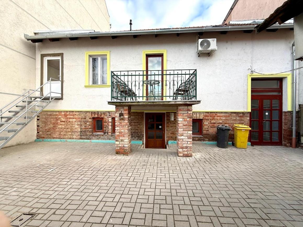 Hotel Kuriozum Vendeghaz Szeged Exterior foto